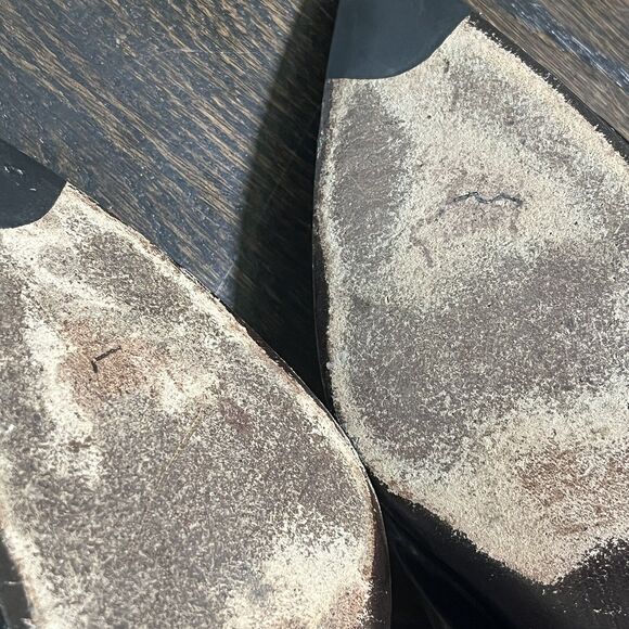 Stuart Weitzman Pumps 8 Narrow Pointed Toe Kitten Heel Black Patent Leather - Picture 9 of 12